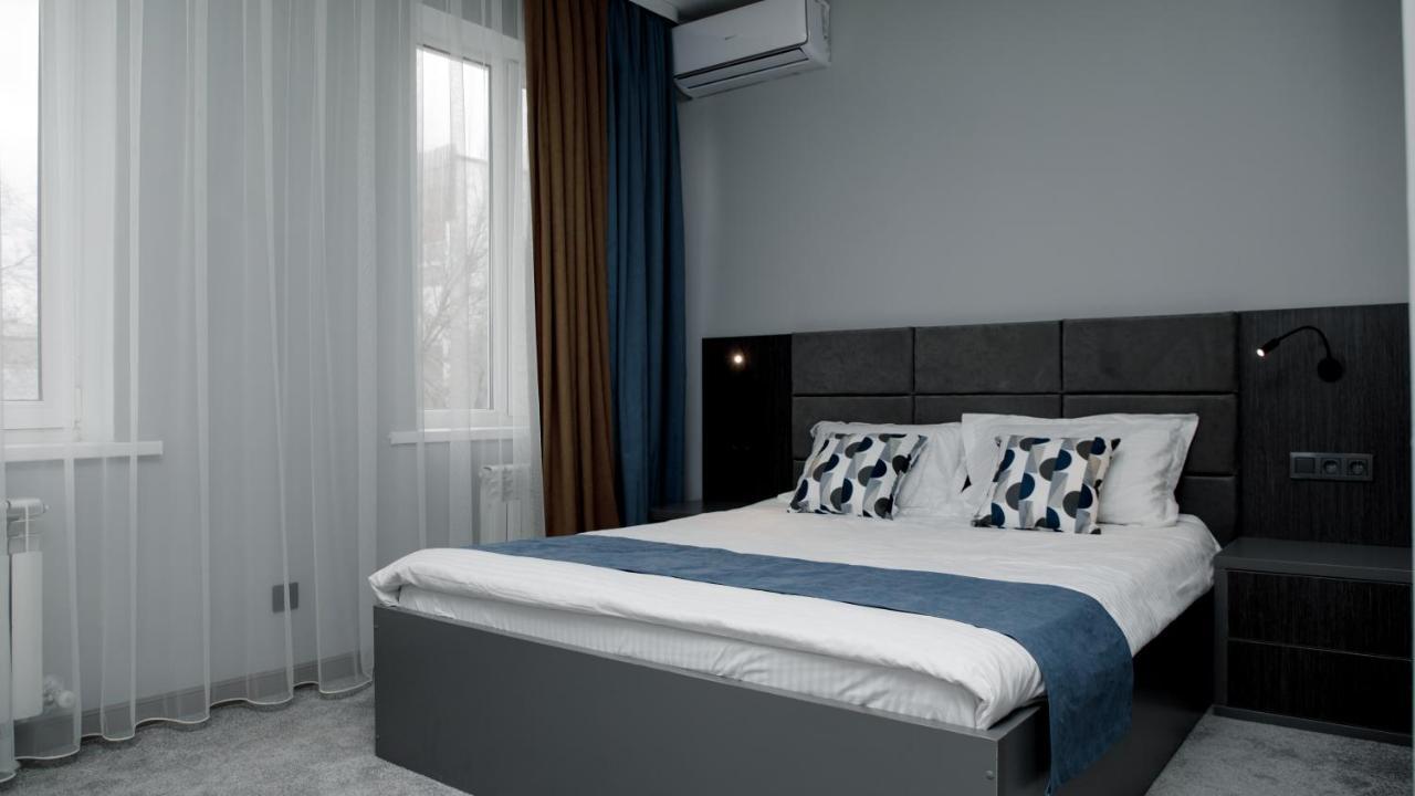 Zodiac Hotel Atyrau Bagian luar foto