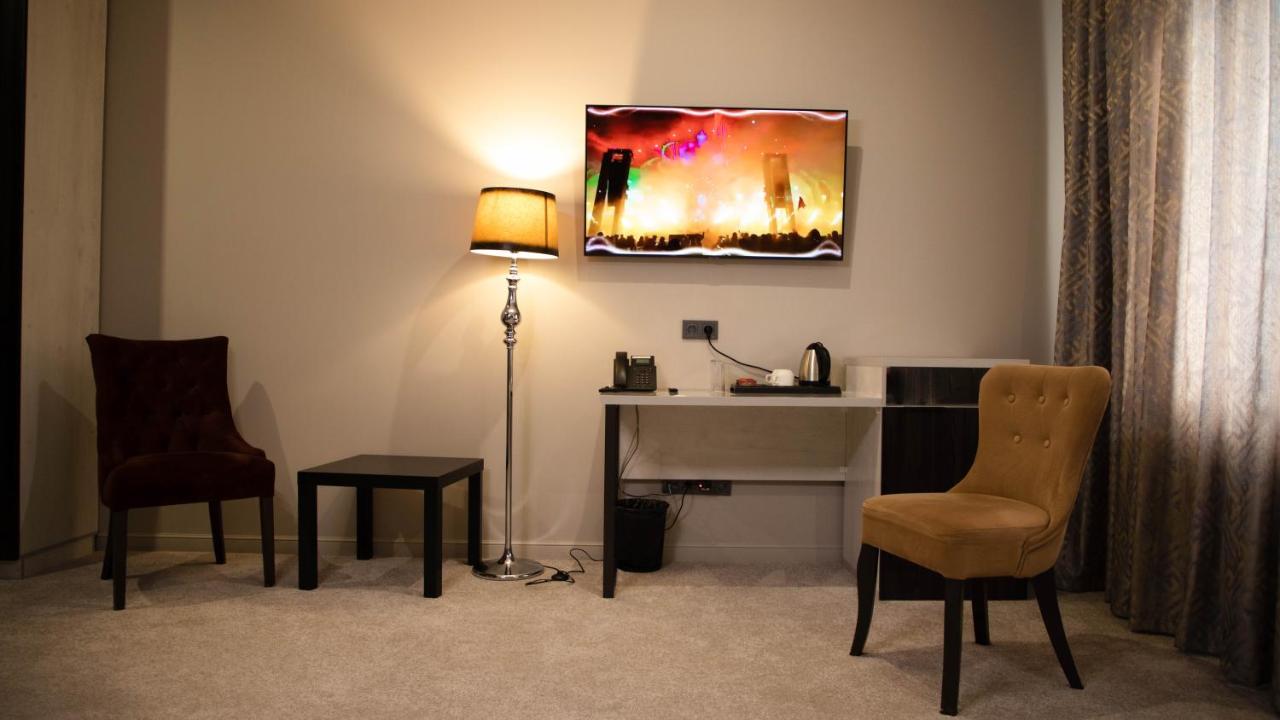 Zodiac Hotel Atyrau Bagian luar foto