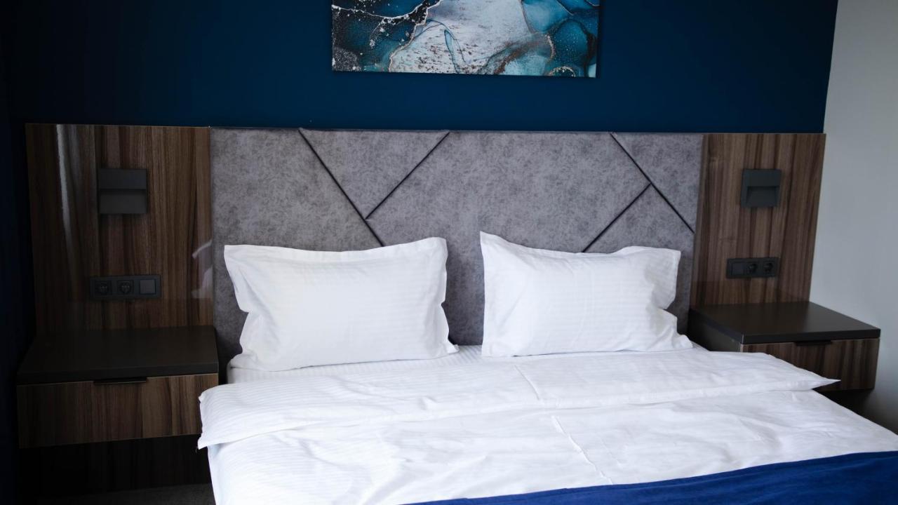 Zodiac Hotel Atyrau Bagian luar foto