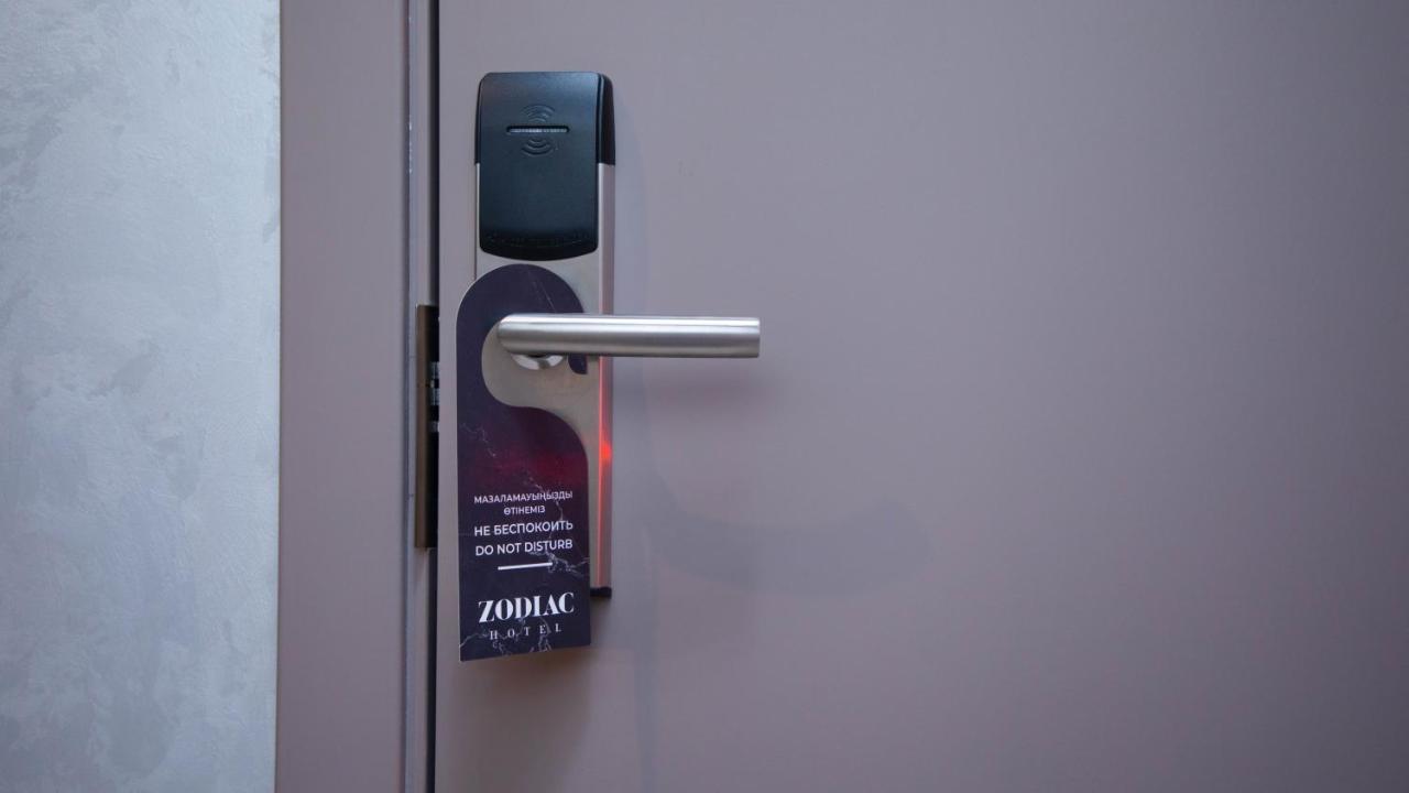 Zodiac Hotel Atyrau Bagian luar foto