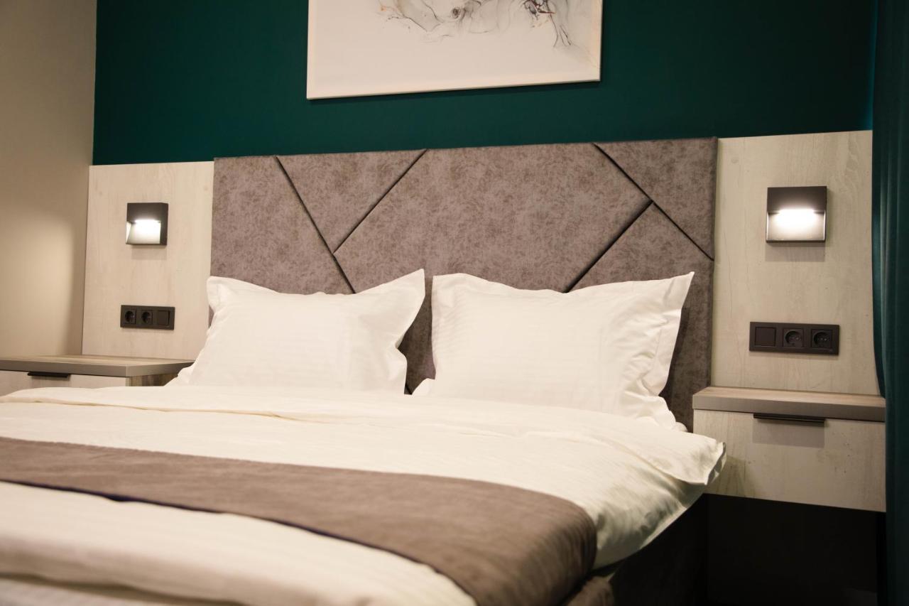 Zodiac Hotel Atyrau Bagian luar foto