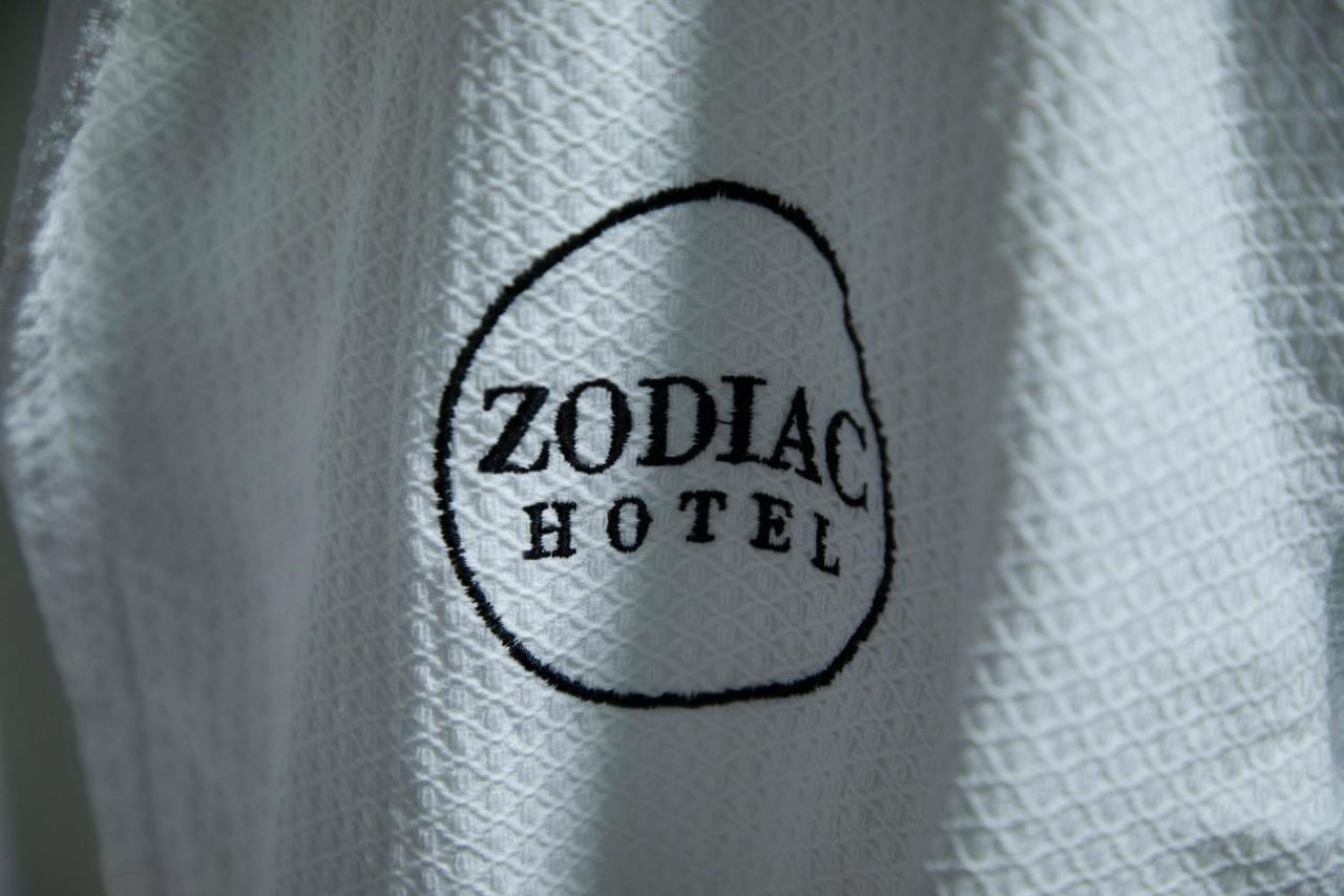 Zodiac Hotel Atyrau Bagian luar foto