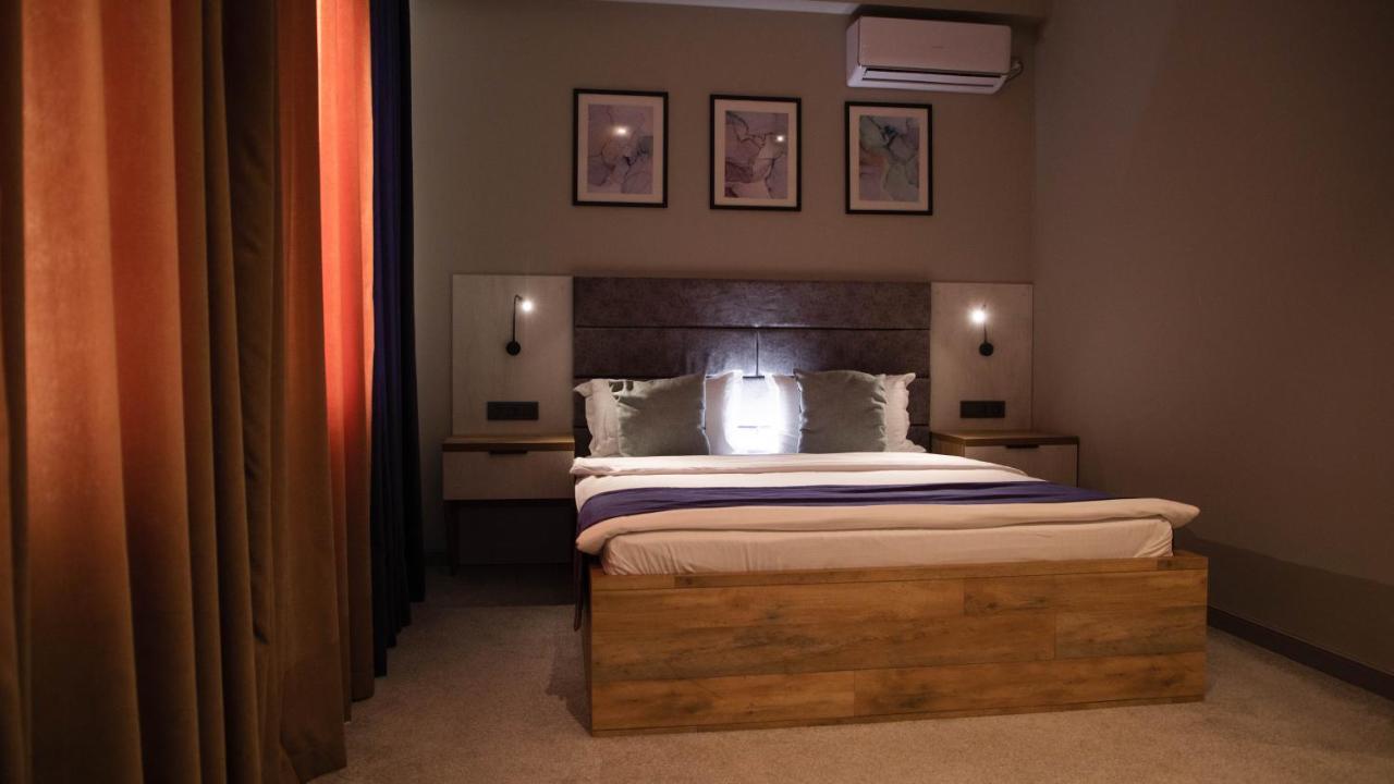 Zodiac Hotel Atyrau Bagian luar foto