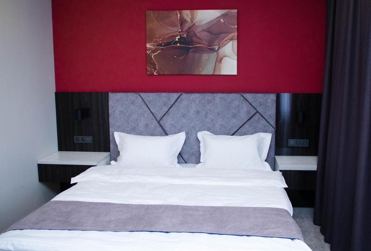 Zodiac Hotel Atyrau Bagian luar foto