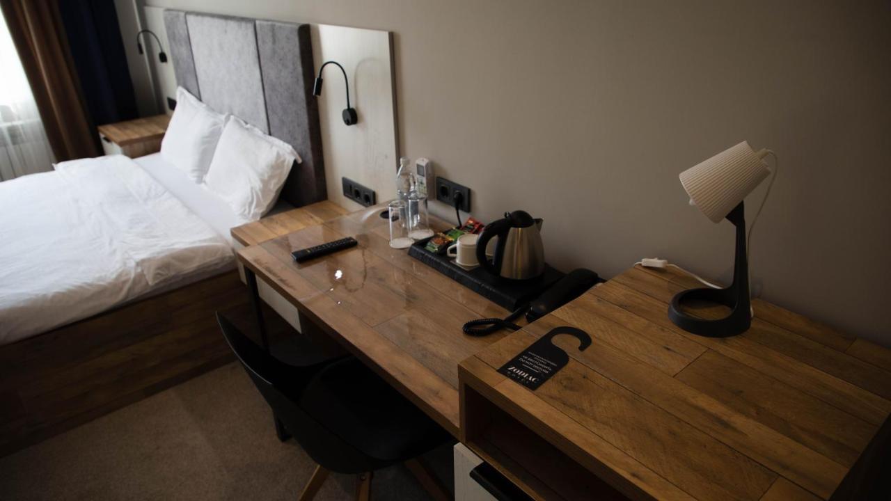 Zodiac Hotel Atyrau Bagian luar foto